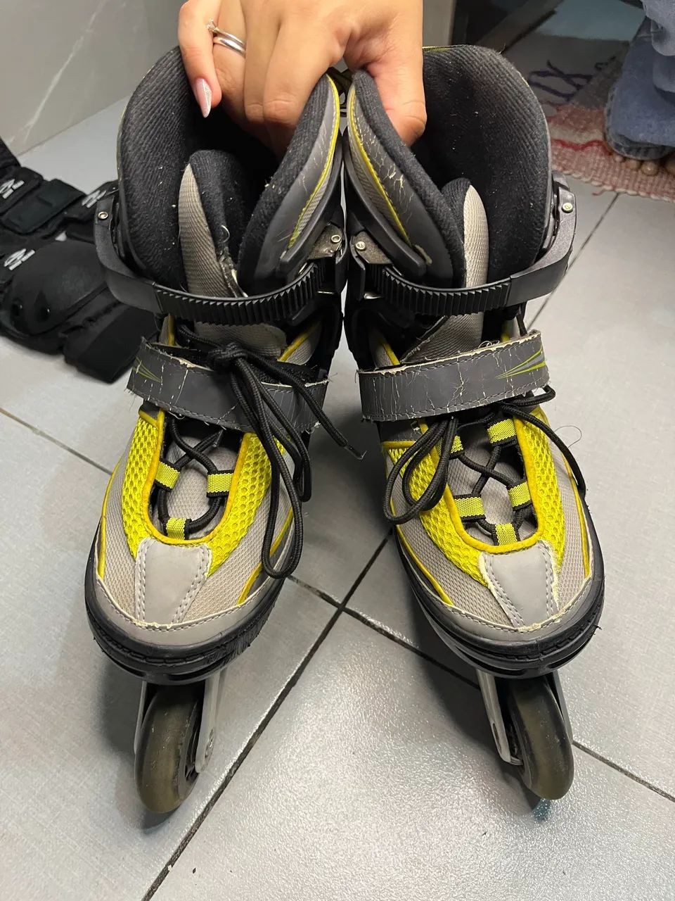 Patins Inline JJ Jones Regulável com kit proteção- Pouco Usado - Foto 3