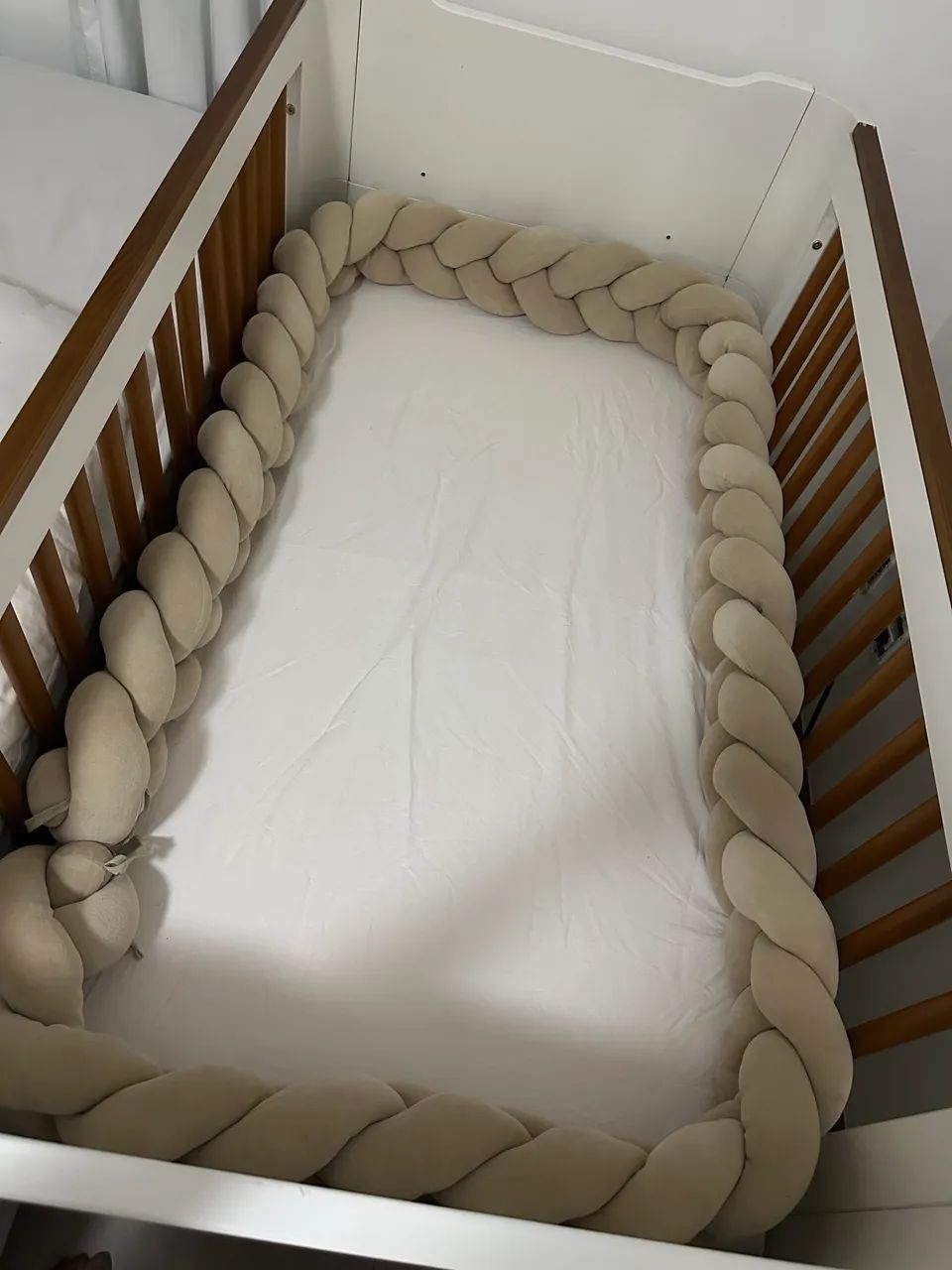 Trança Protetora de Berço e Cama Plush Bege - Foto 3