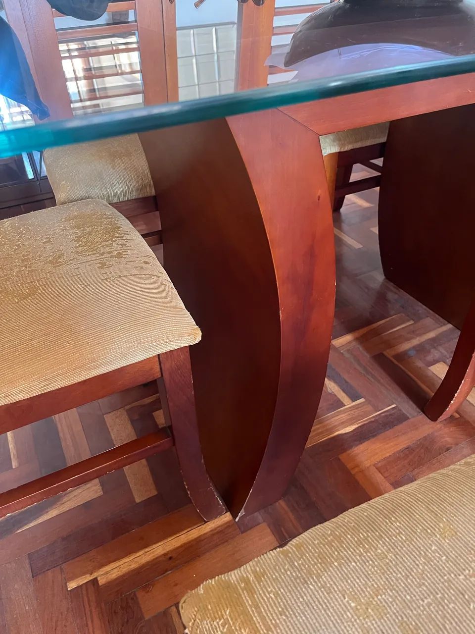 Mesa de jantar vidro e madeira 6 lugares  - Foto 4