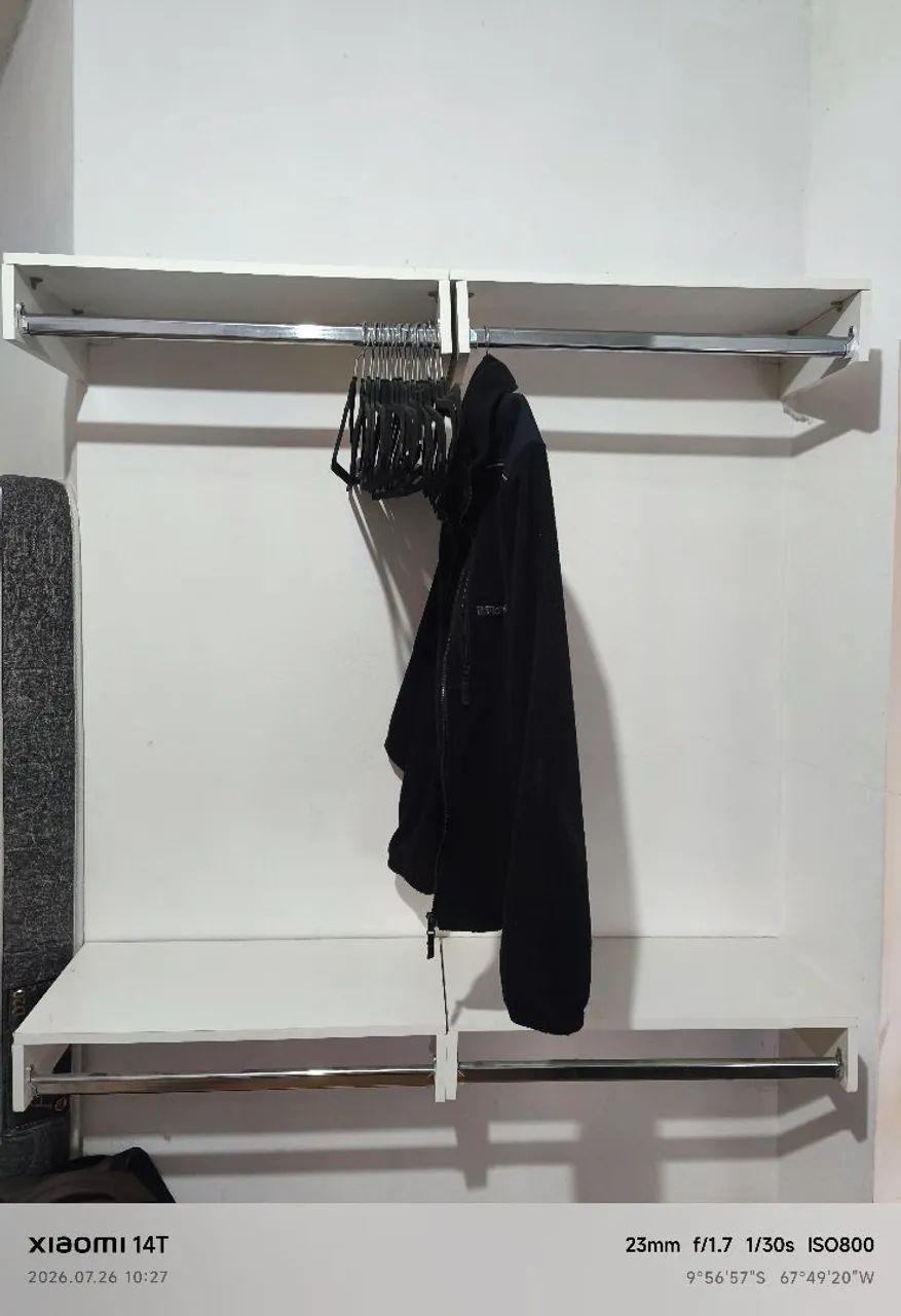 ARARA DE ROUPA 