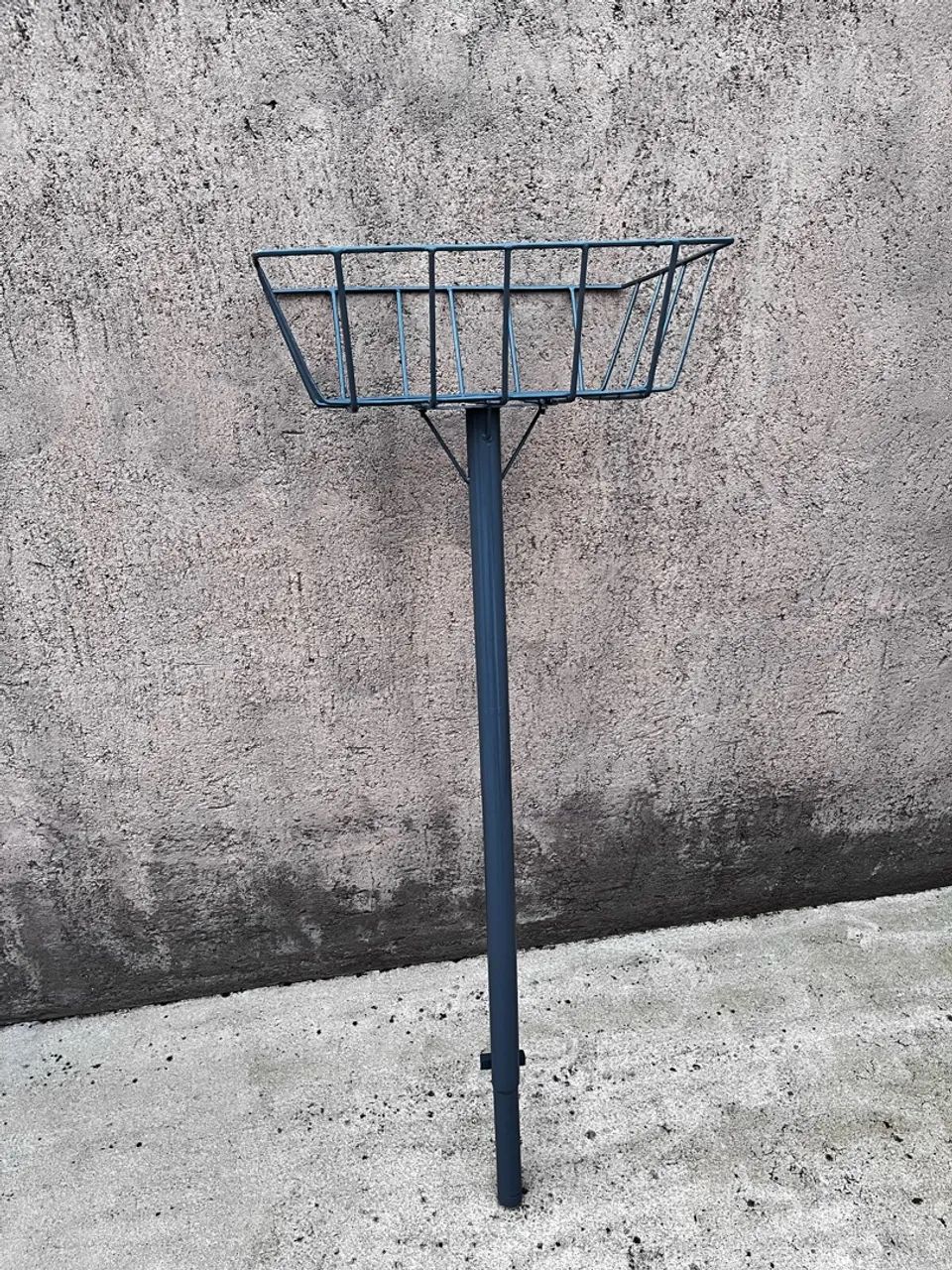 Lixeira de chão externa