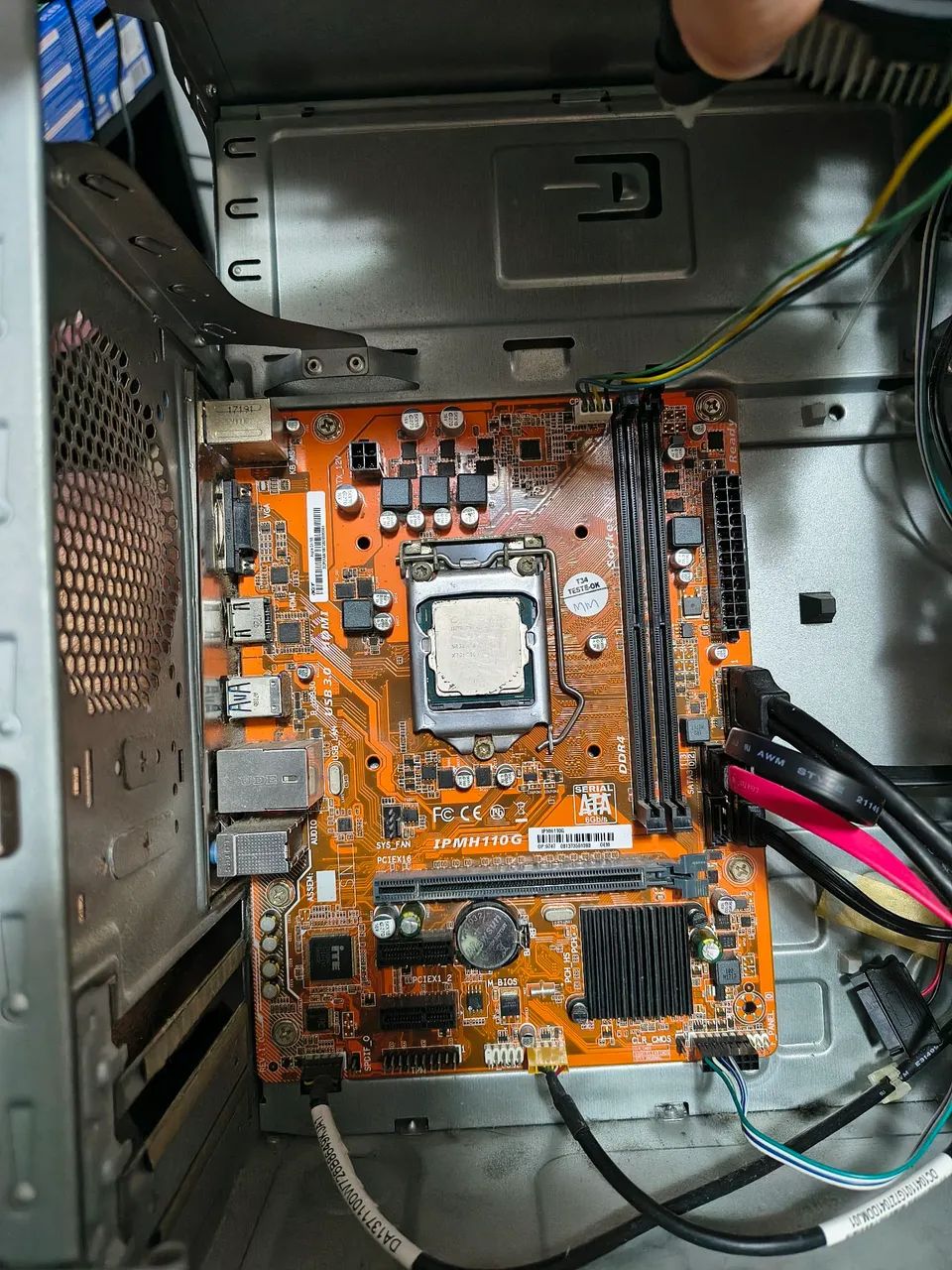 Placa mãe e memória RAM 8gb ddr4 (ambas com defeito, valor negociável) - Foto 4