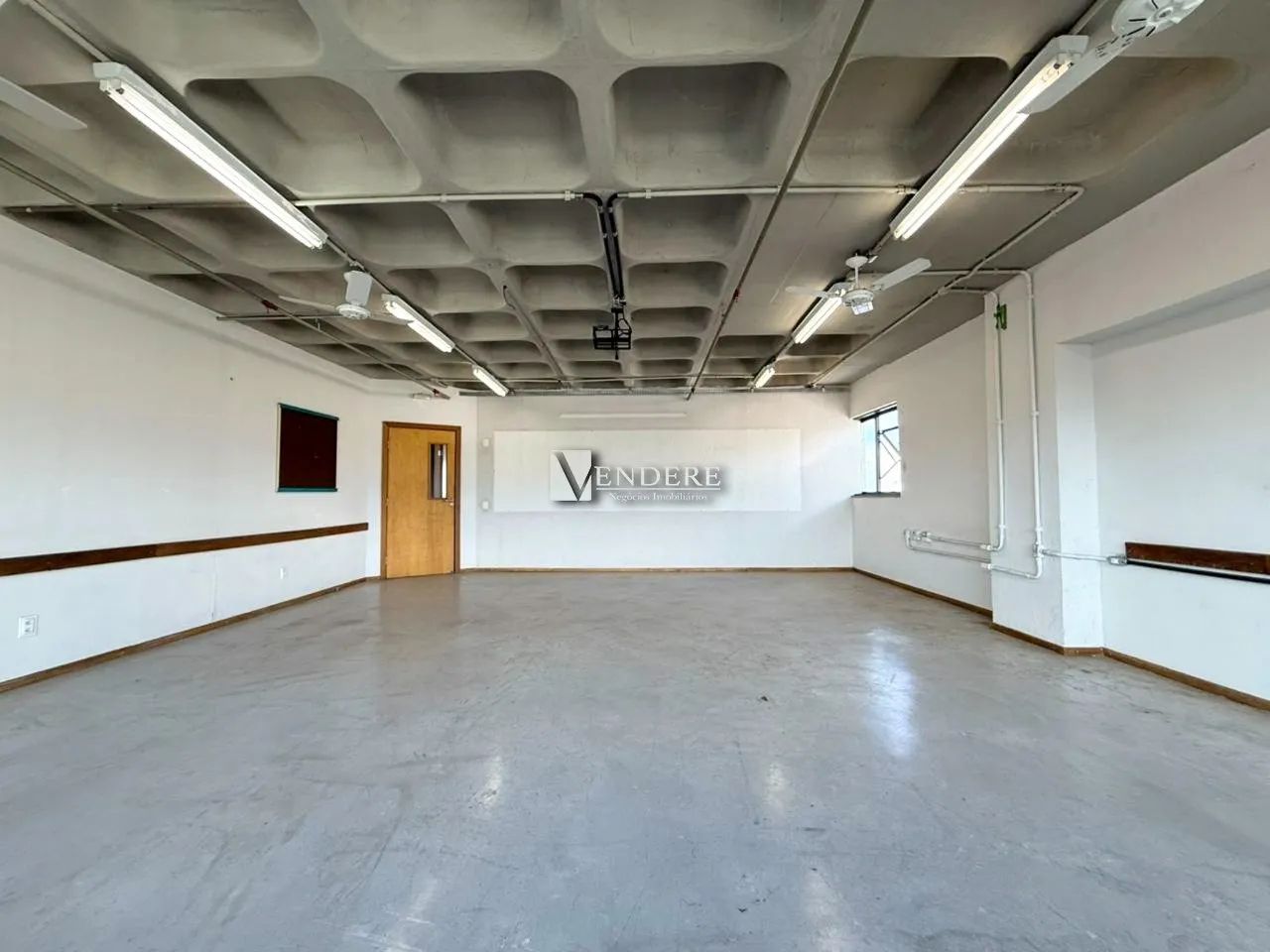 Andar comercial com 578m² em vão livre - Foto 4