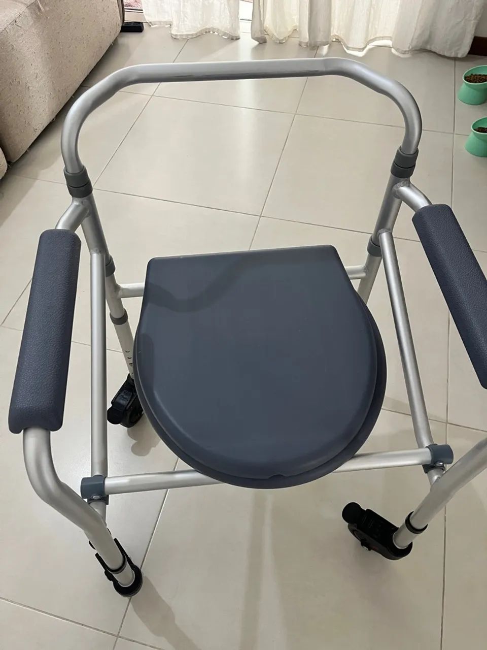 Vendo cadeira de banho - Foto 3