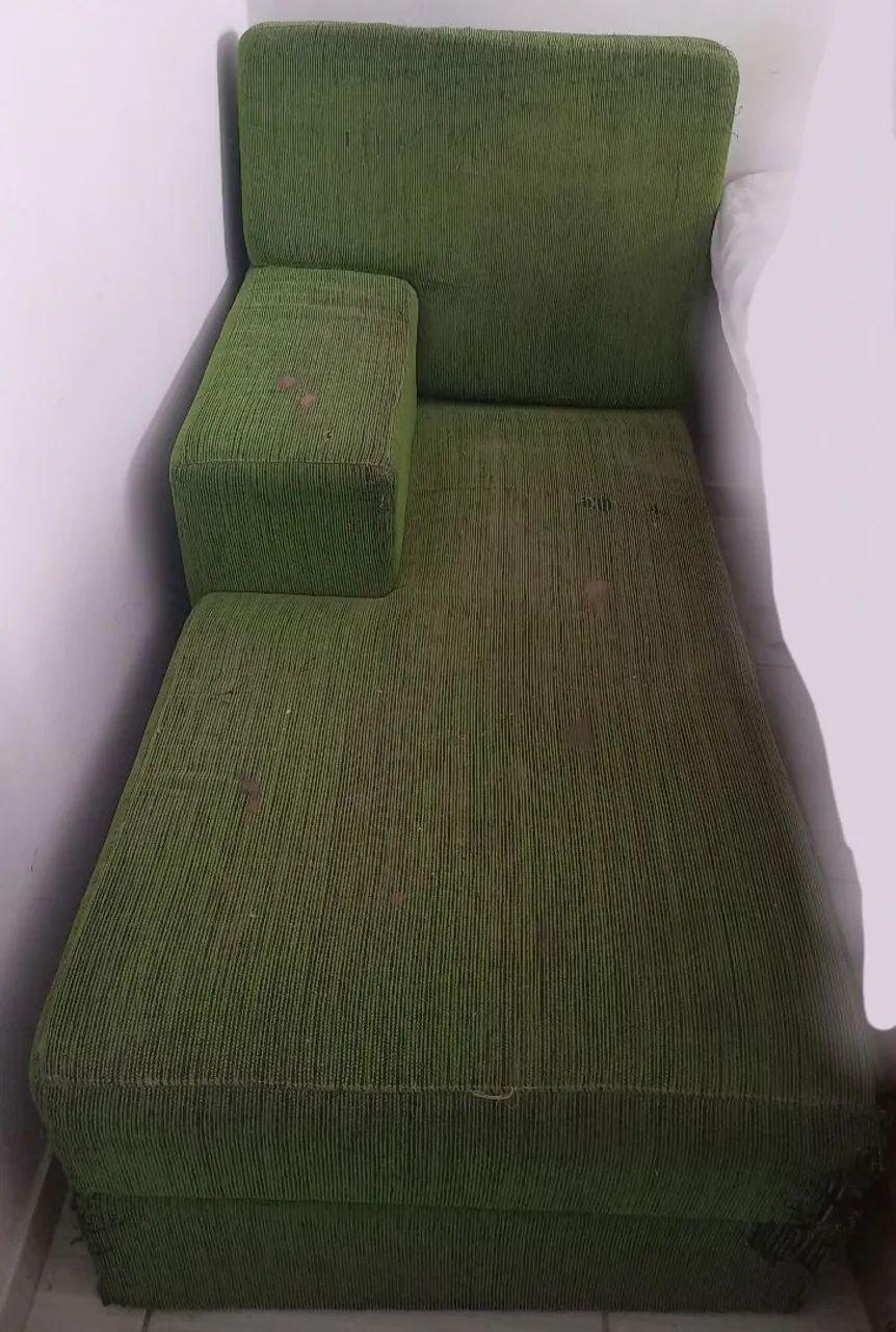 Sofá 2 lugares com chaise usado