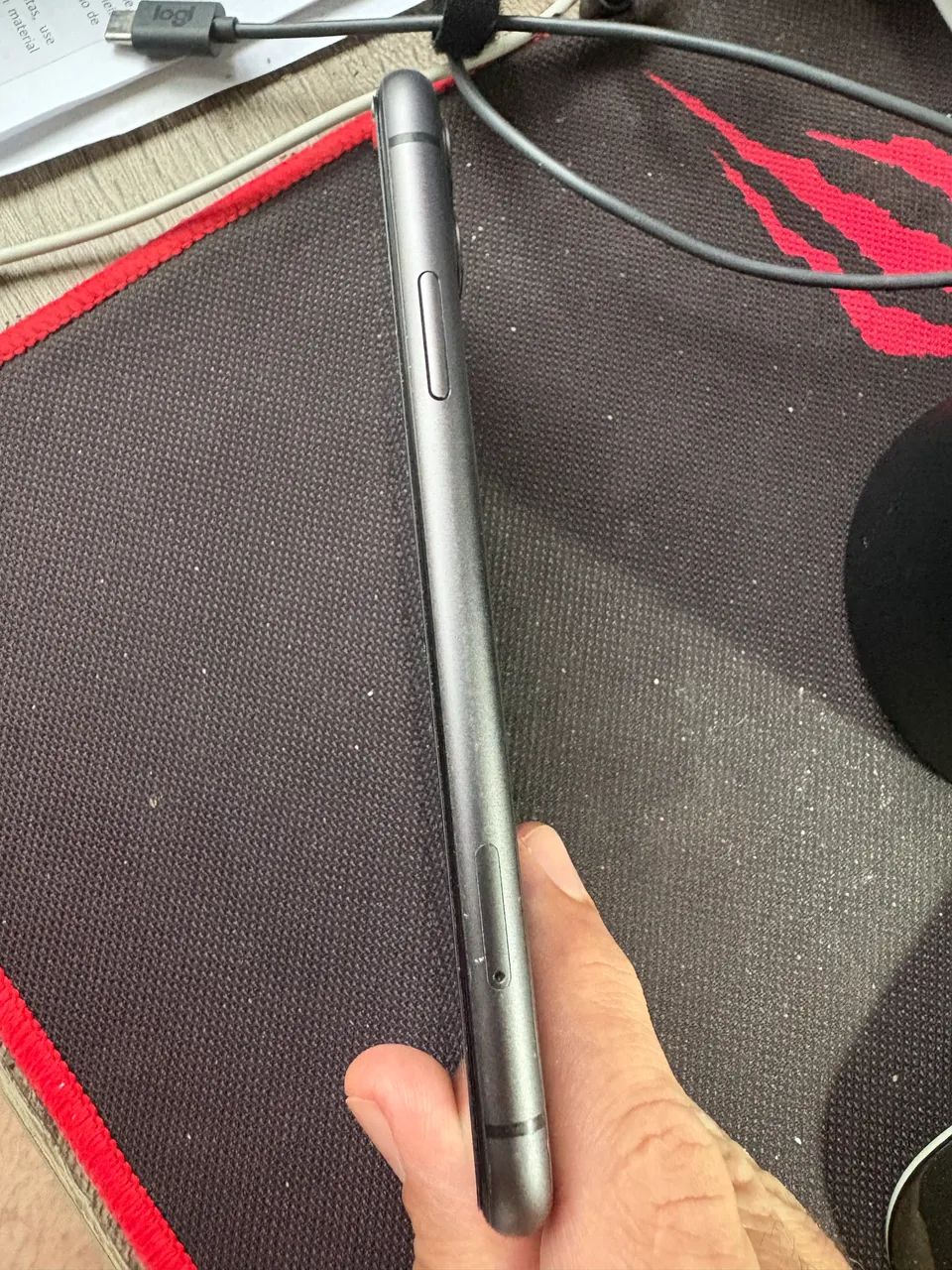 Vendo IPhone 11 - 64gb (bateria 70%) não aceito troca - Foto 3