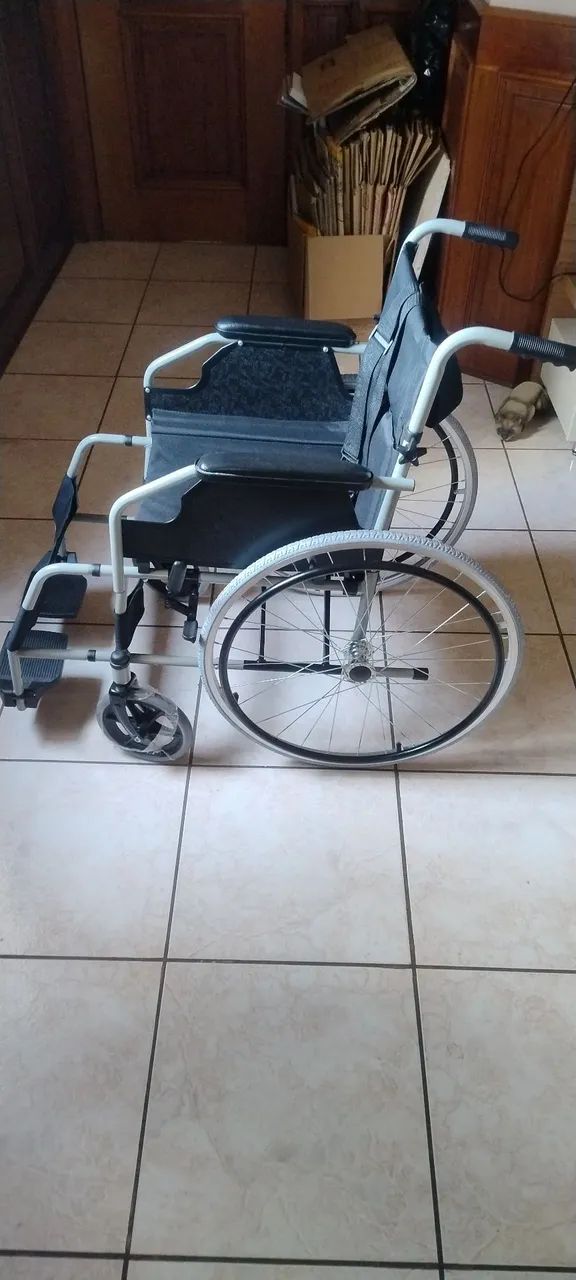 Cadeira de Rodas Nova - Foto 3