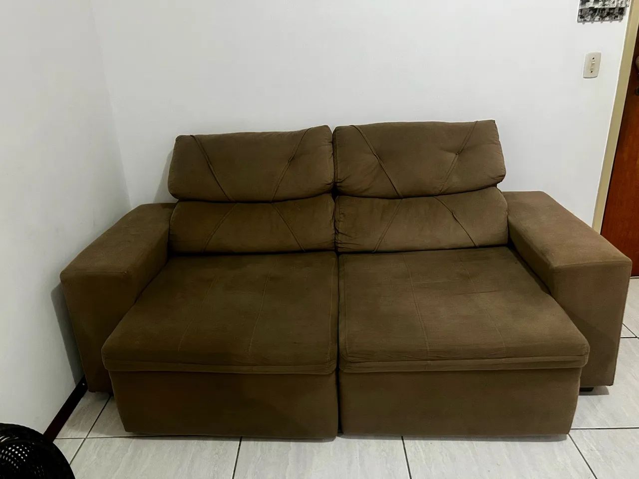 SOFÁ RECLINÁVEL MARROM   - Foto 2