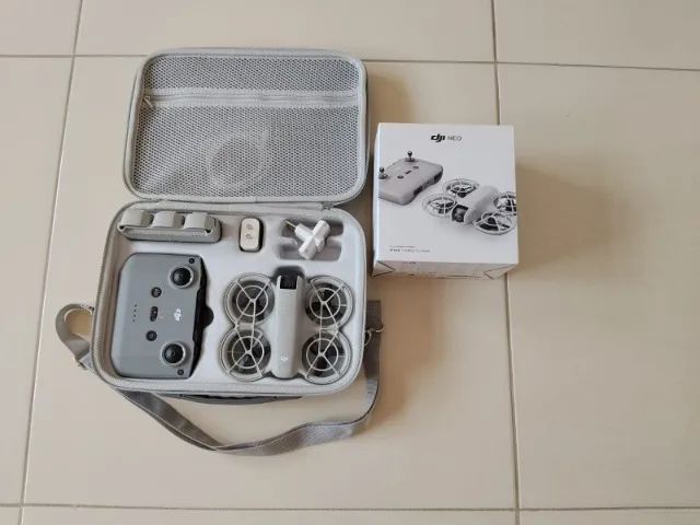 Drone DJI Neo - Fly More combo