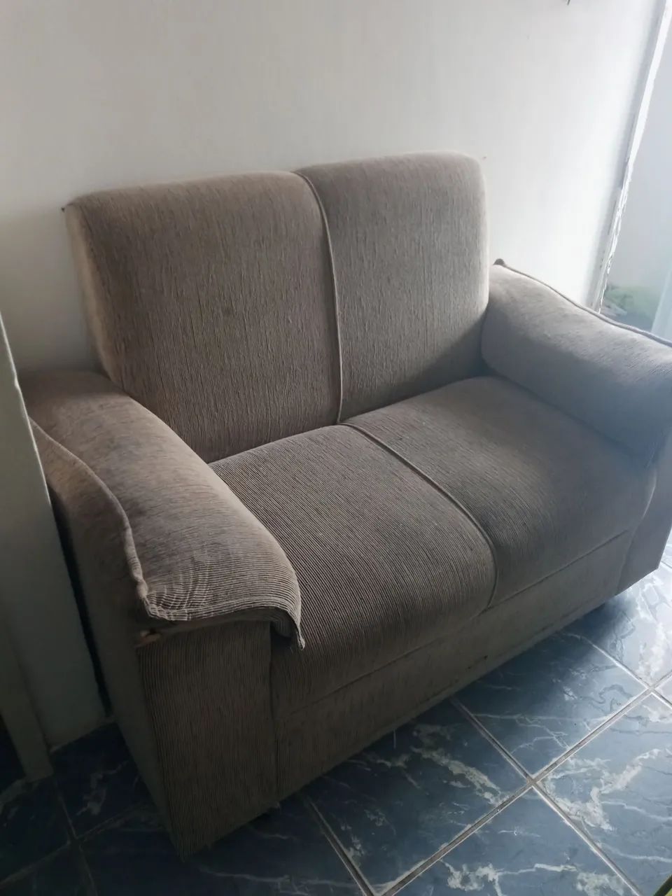 Sofá Pequeno pra Duas Pessoas - Foto 3