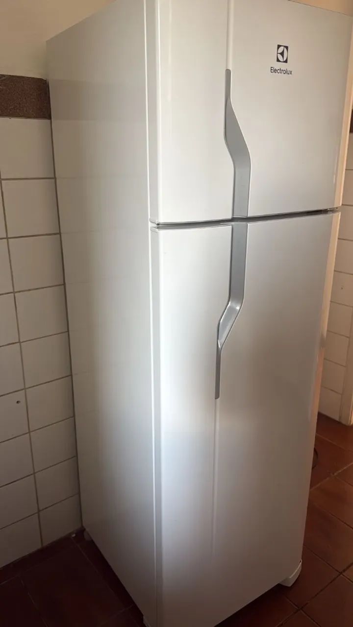 Geladeira Electrolux 260L - Foto 2