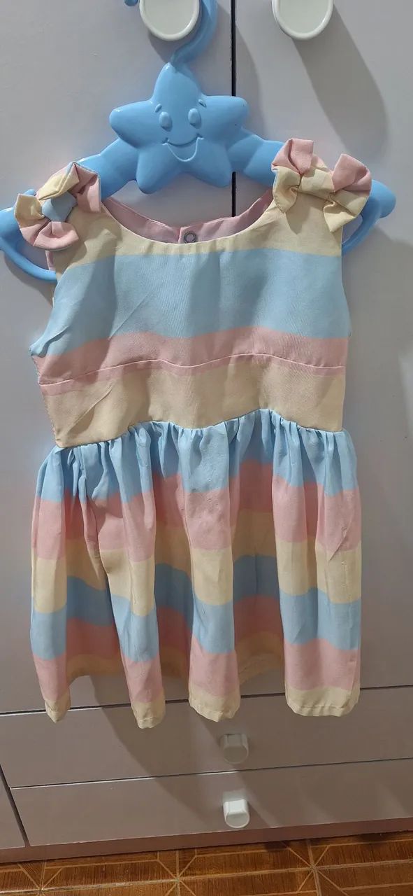 Vendo 3 vestidos infantis 