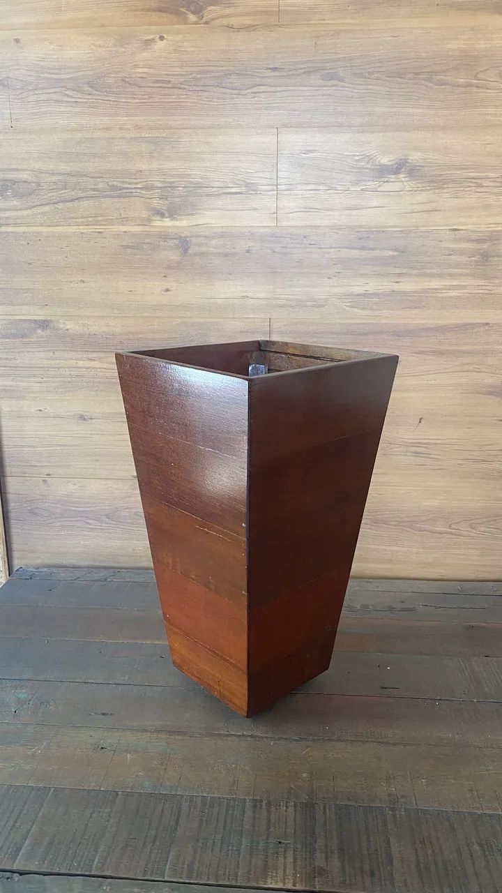 Vaso de madeira maciça ipê 