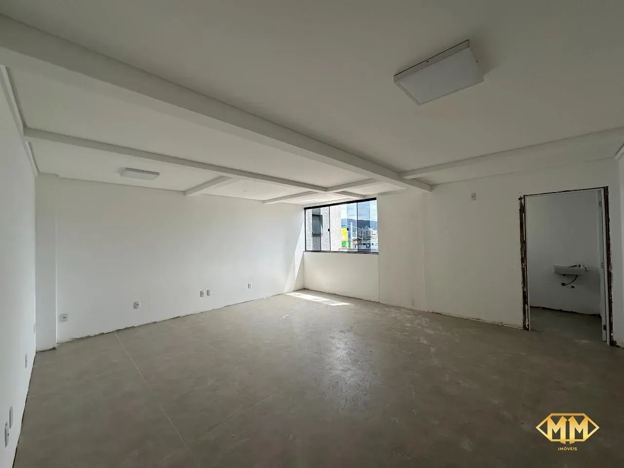 Sala comercial na principal dos ingleses, próximo a supermercados, farmácias, padarias e l - Foto 4