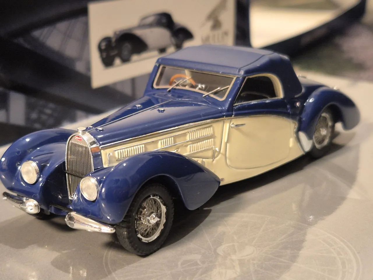 Miniatura 1:43 Bugatti Type 57C Arábia Mullin Automotive Museum - Foto 4