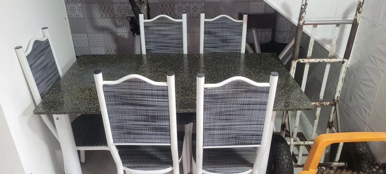 Mesa com cadeira  - Foto 4
