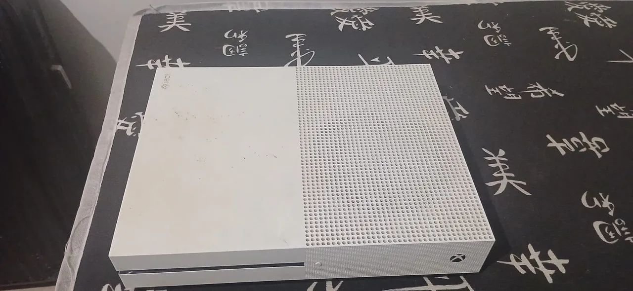 Xbox One S 