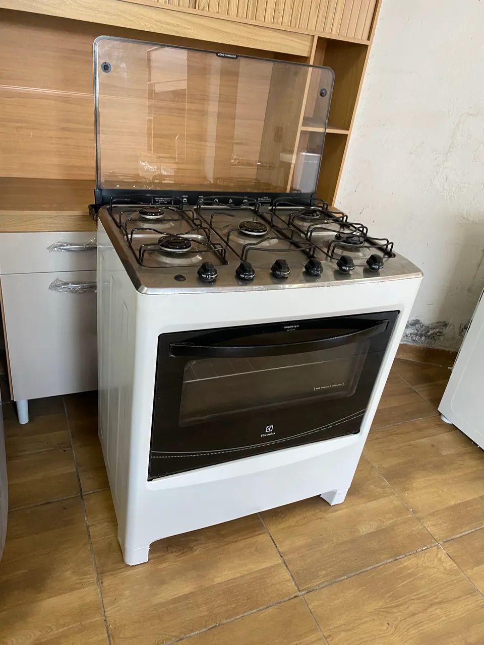 Fogão Eletrolux 5 bocas branco funcionando perfeitamente  - Foto 2