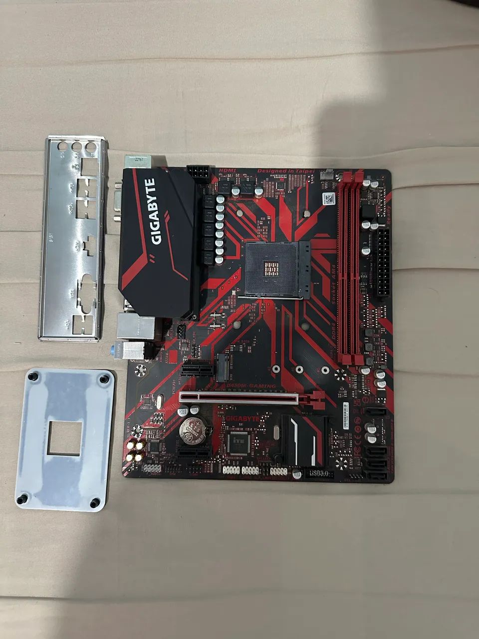 Placa mãe B450M Gigabyte Gaming (NF/GARANTIA) - Foto 2