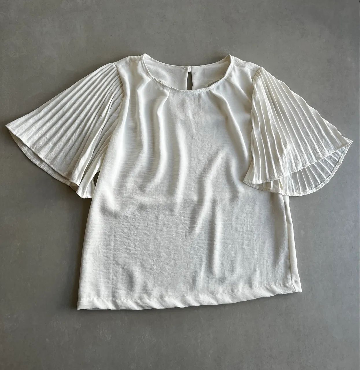 Blusa com mangas plisadas off white- P - Foto 3