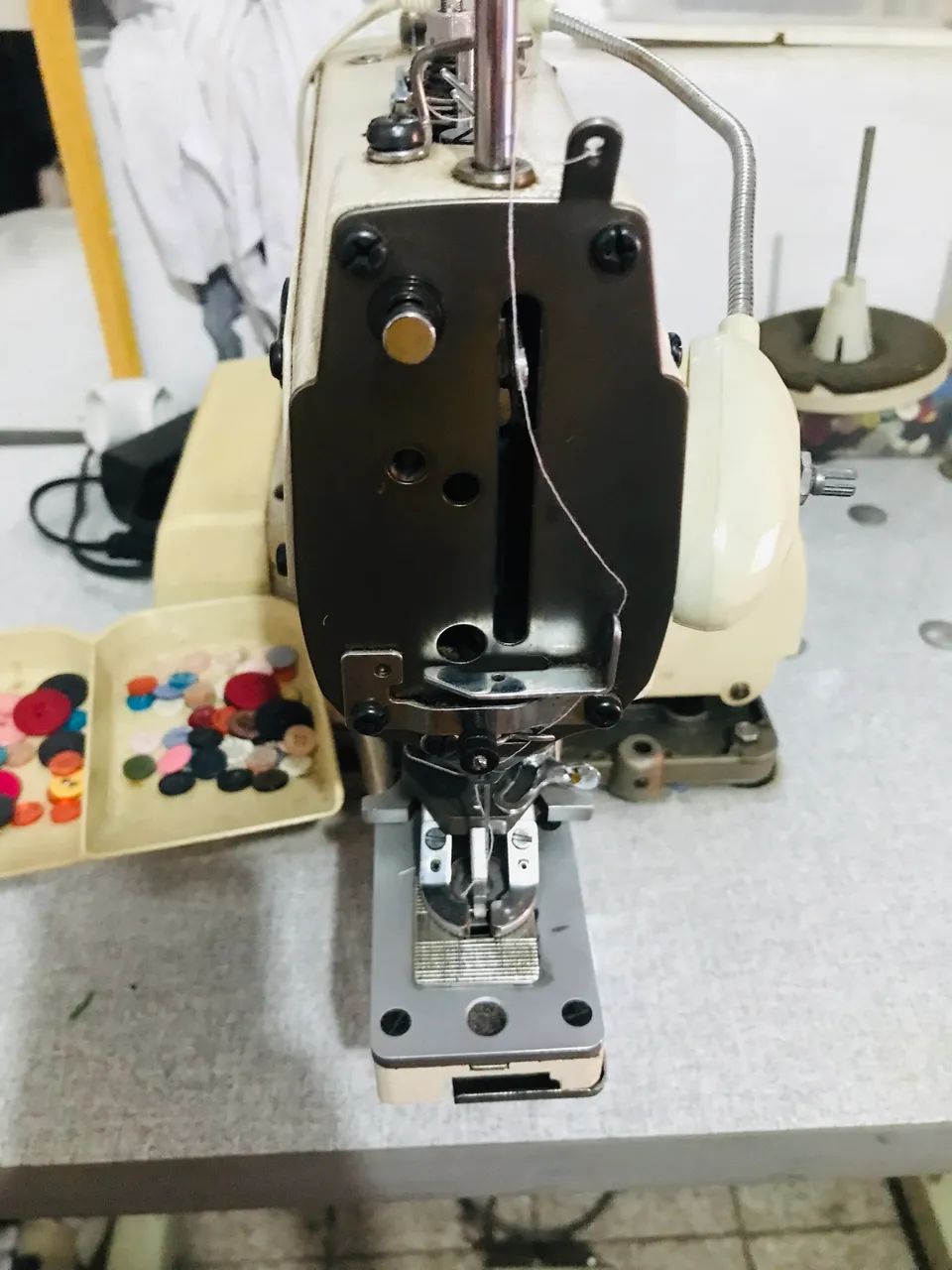 Máquina industrial botoneira  - Foto 2