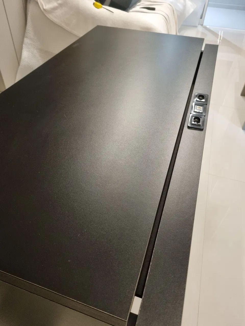 Mesa de escritório Escritolandia - Com tomadas e filtro de rede integrados - Foto 4