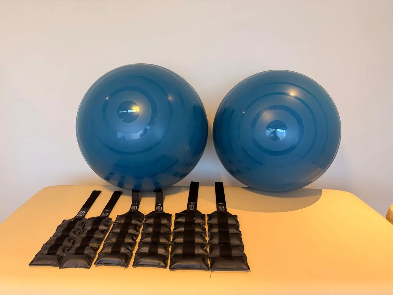 Bola de pilates e caneleiras  - Foto 5