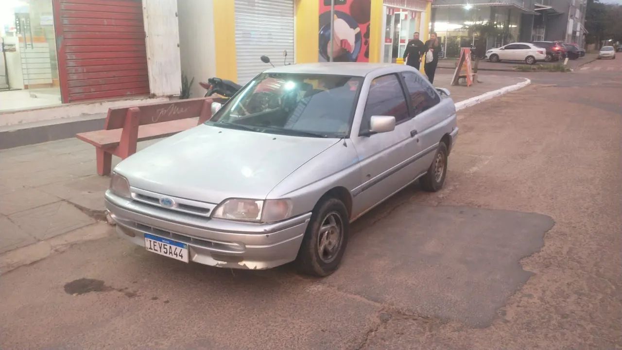 Ford Escort Escort L 1.8i / 1.8 1994