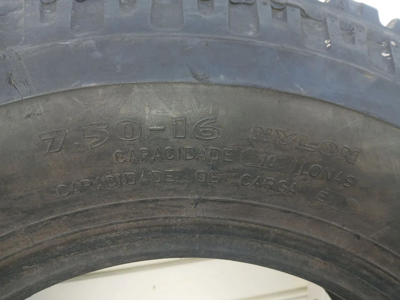 Pneu 7.50/ 16  - Foto 5