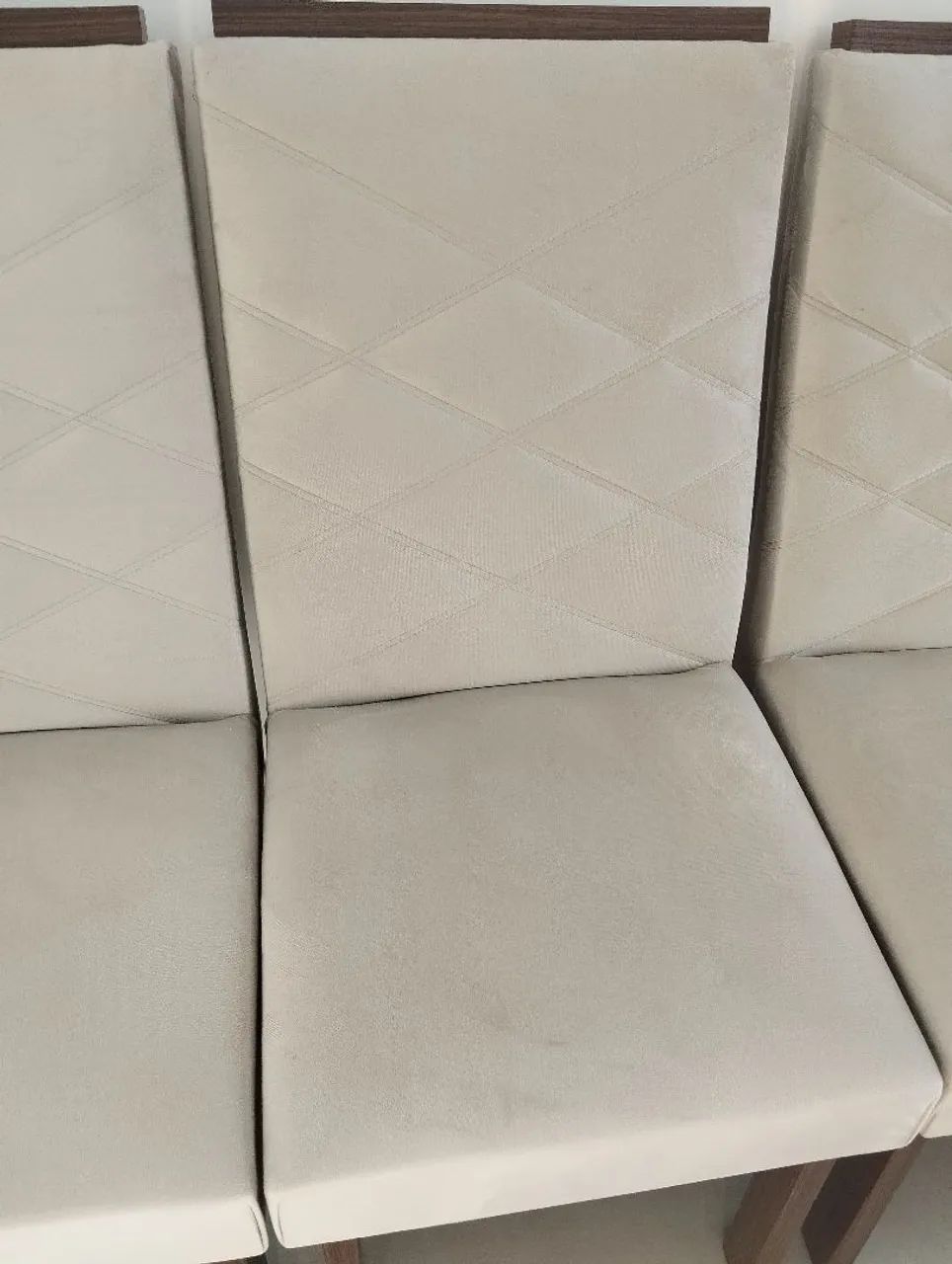 Vendo 6 cadeiras para mesa de jantar