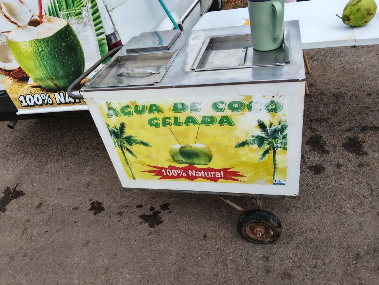 Carrinho de água de coco 