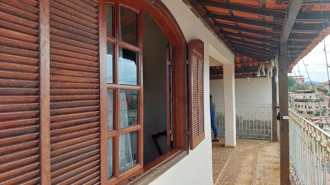 Vendo duas casas em Sabará 