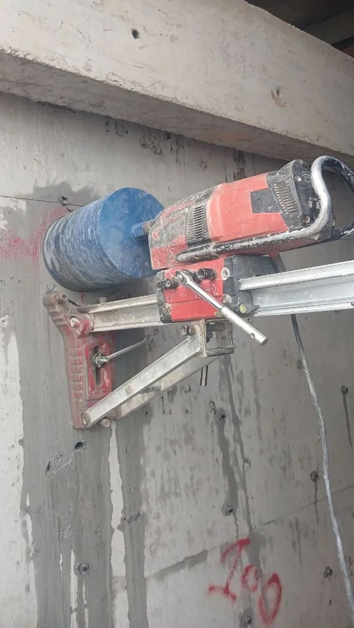 Furos em concreto armado com perfuratriz  - Foto 2