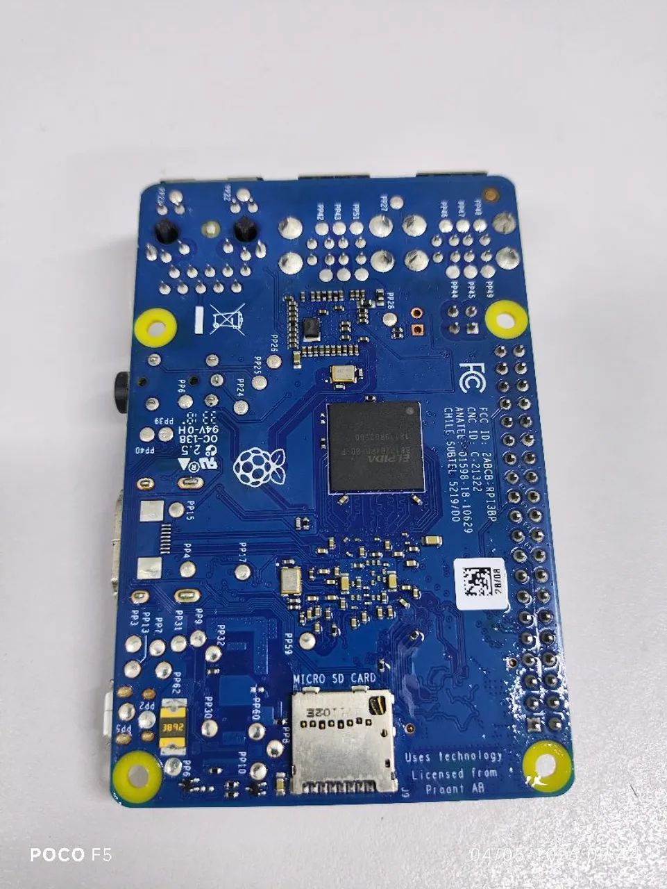 Raspberry Pi 3 Modelo B+ com Case e Fonte - Peças de Hardware