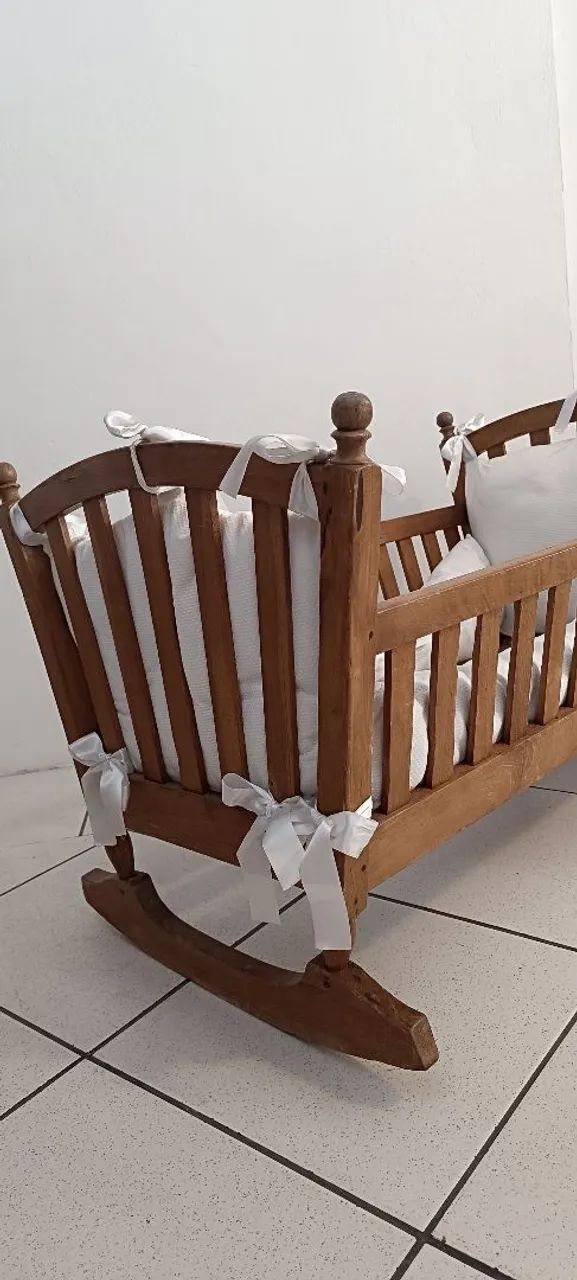 Berço antigo de madeira maciça 65104884309123121