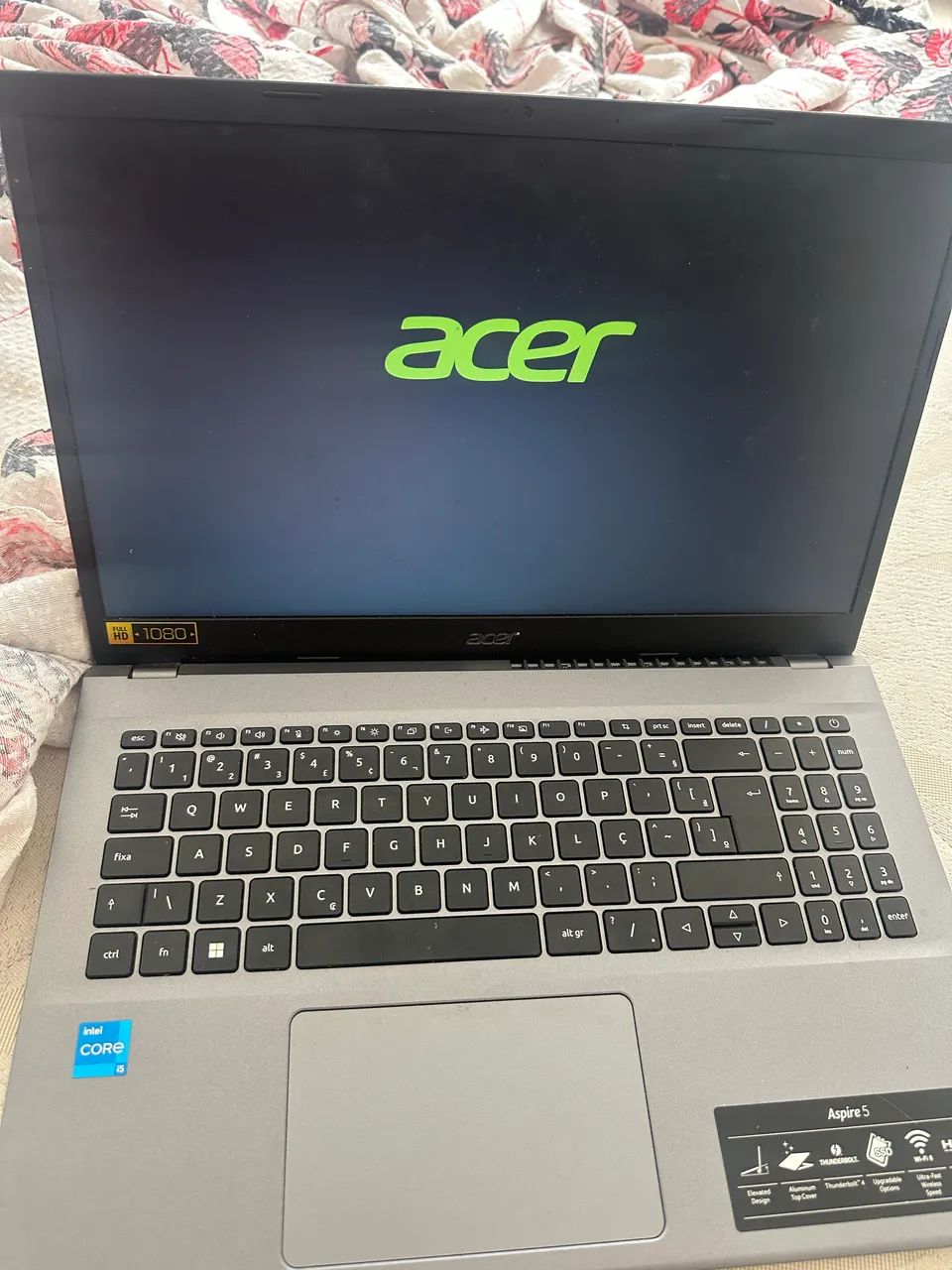 Notebook semi novo