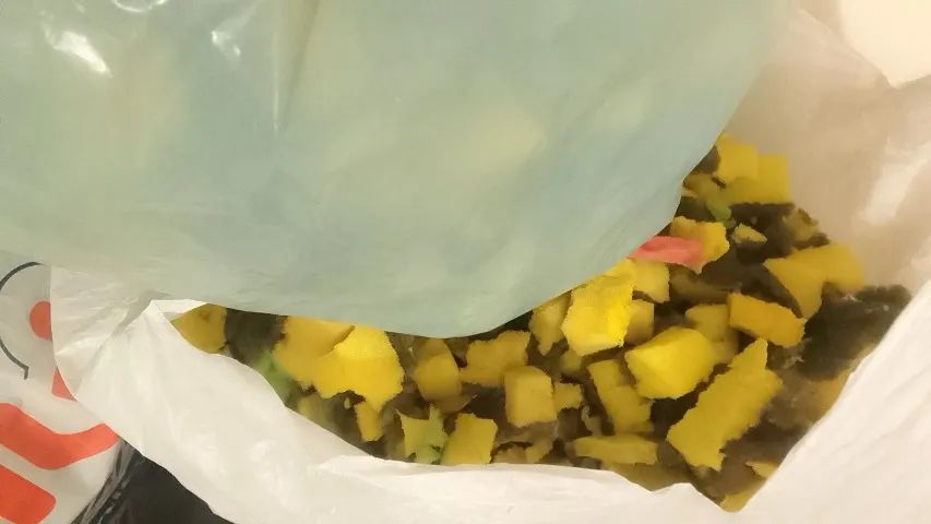 Espuma em flocos textil 12,5Kg puff  - Foto 2