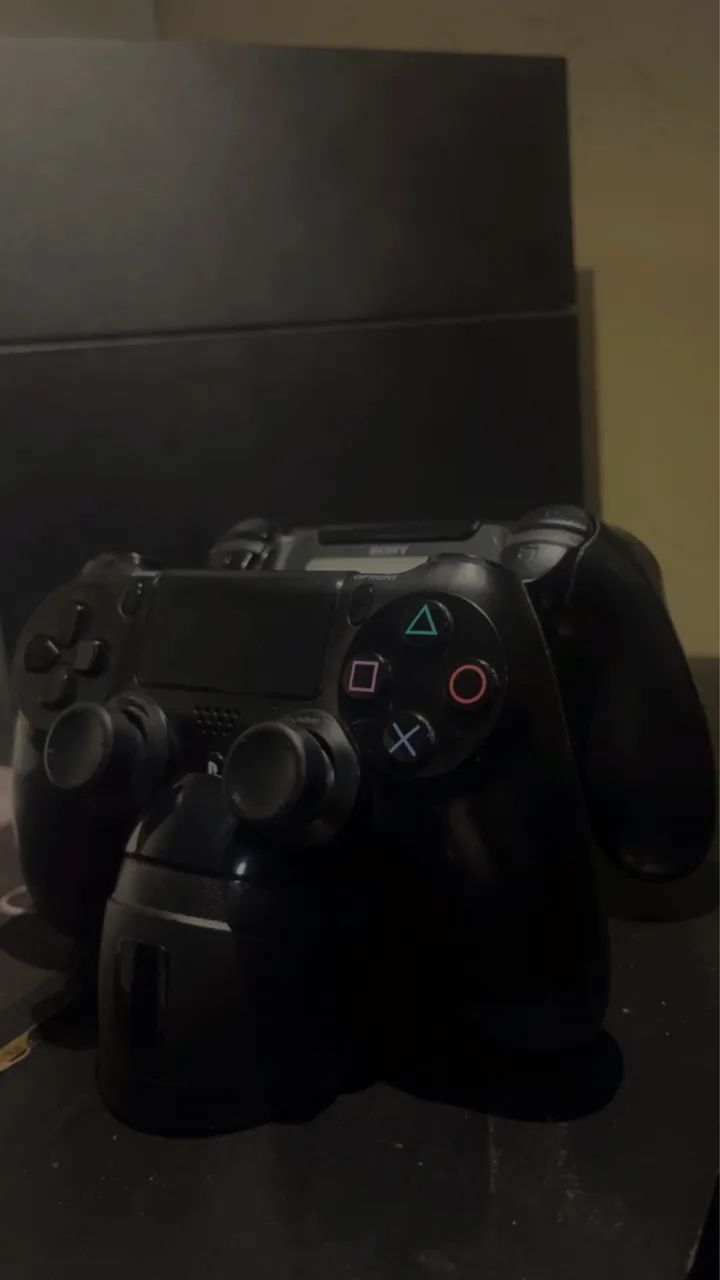 PS4 + 2 Controles + Base de Carregamento HyperX Completo - Foto 3