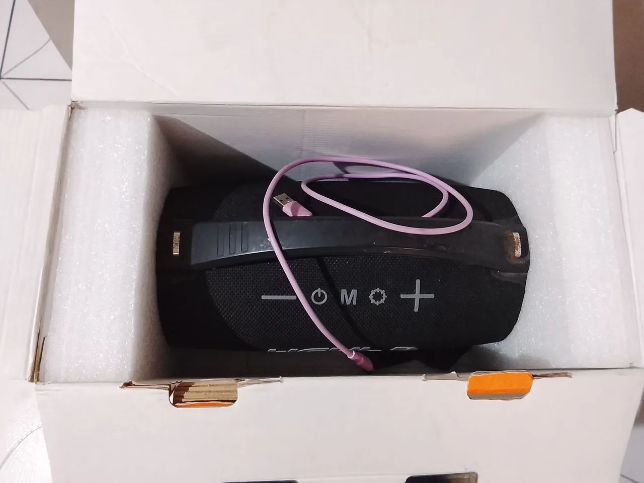 Caixa d som bombox da média topado ótima qualidade  - Foto 2