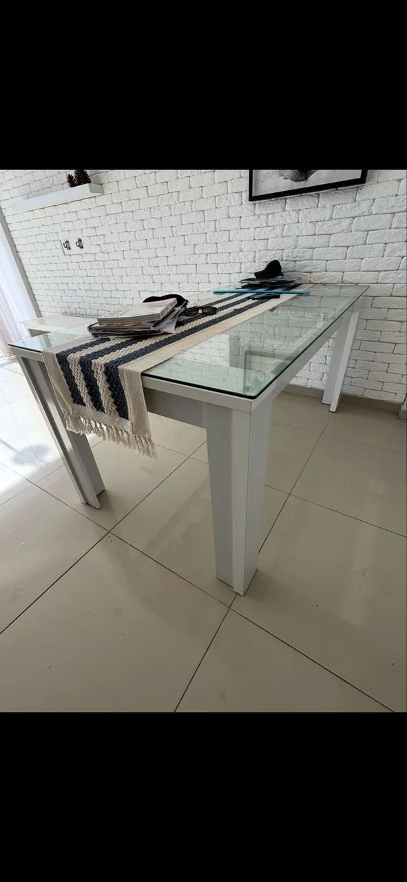 Mesa branca com tampo de vidro  - Foto 3
