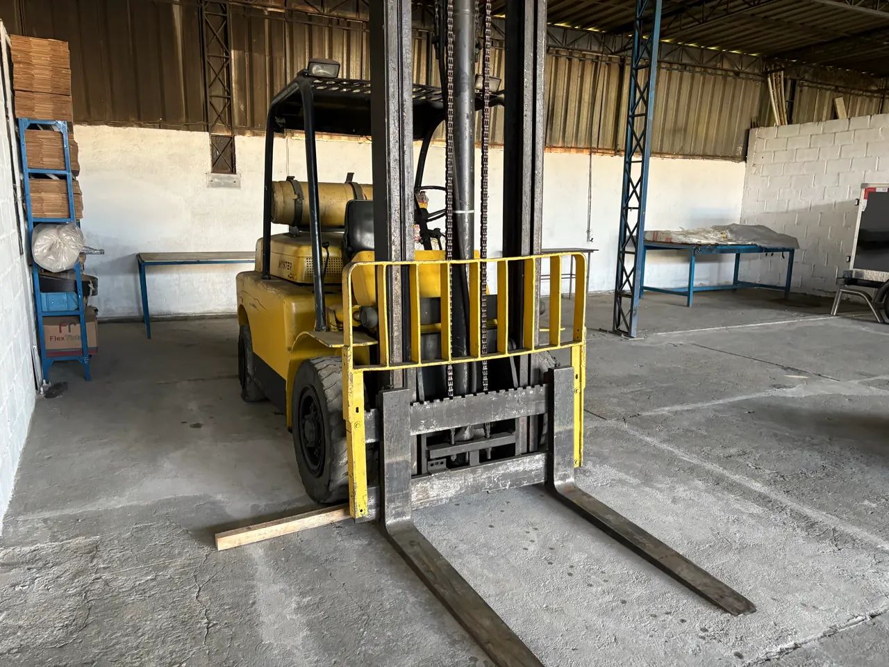 Empilhadeira Hyster H80J 4 Toneladas GLP | Motor 6 Cilindros Opala | Mecânica OK - Foto 2