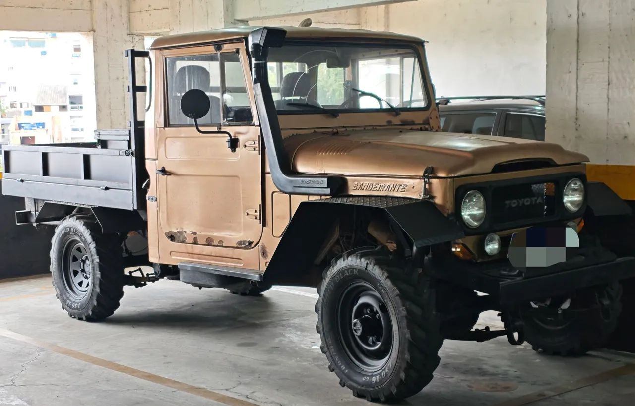 Toyota Band.Picape CD 2P Chassi Longo Diesel 1981