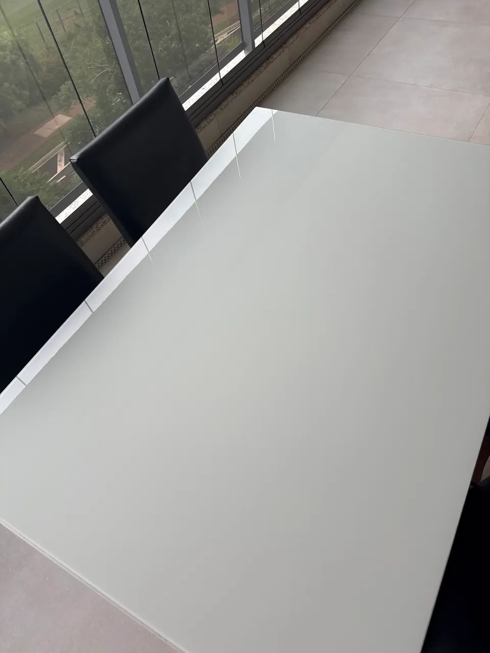 Conjunto de mesa com 4 cadeiras  - Foto 2
