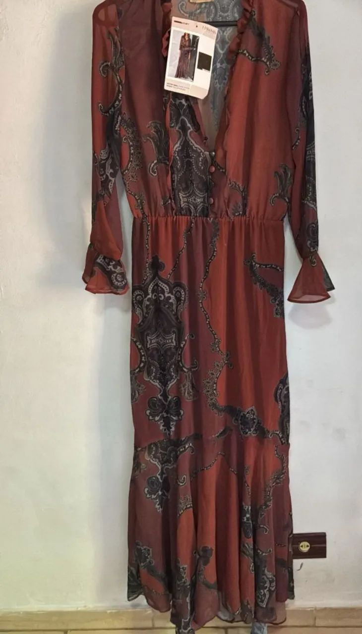Vestido longo marrom em voal p