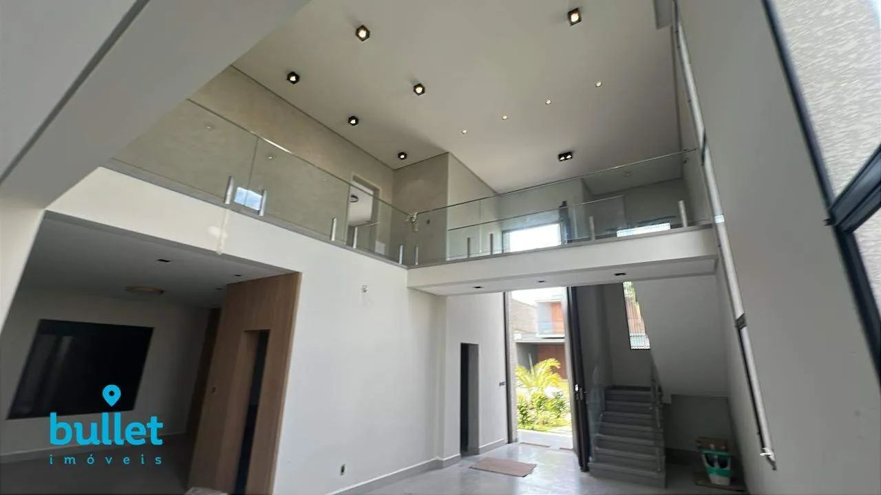 Casa de Alto Padrão com Ambientes Amplos e Acabamentos Sofisticados