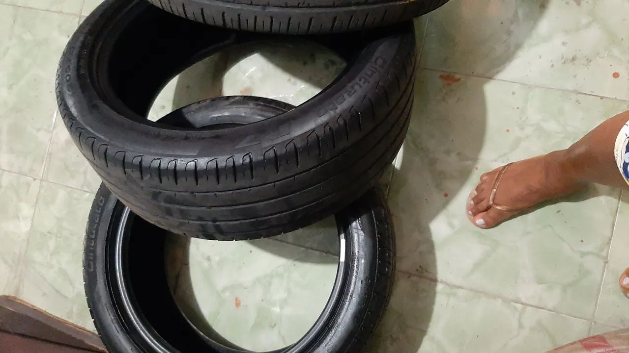 Vendo pneus para carro Virtus Pirelli R 17 205/50