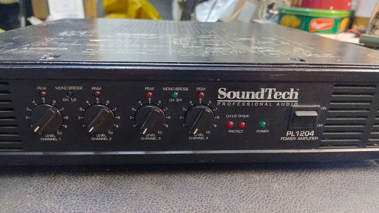 Potencia 4 canais 1000 watts RMS 