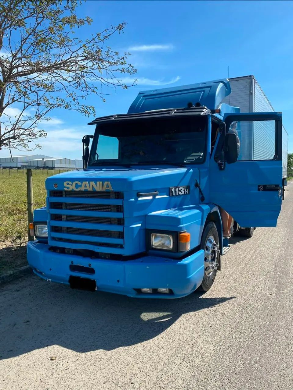 Cavalo 113 + Carreta bau