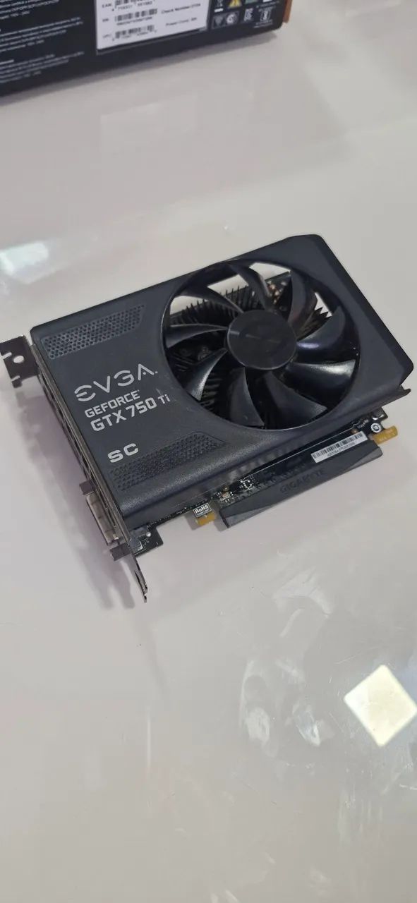 Placa de Vídeo - GeForce RTX 750ti ( EVGA )