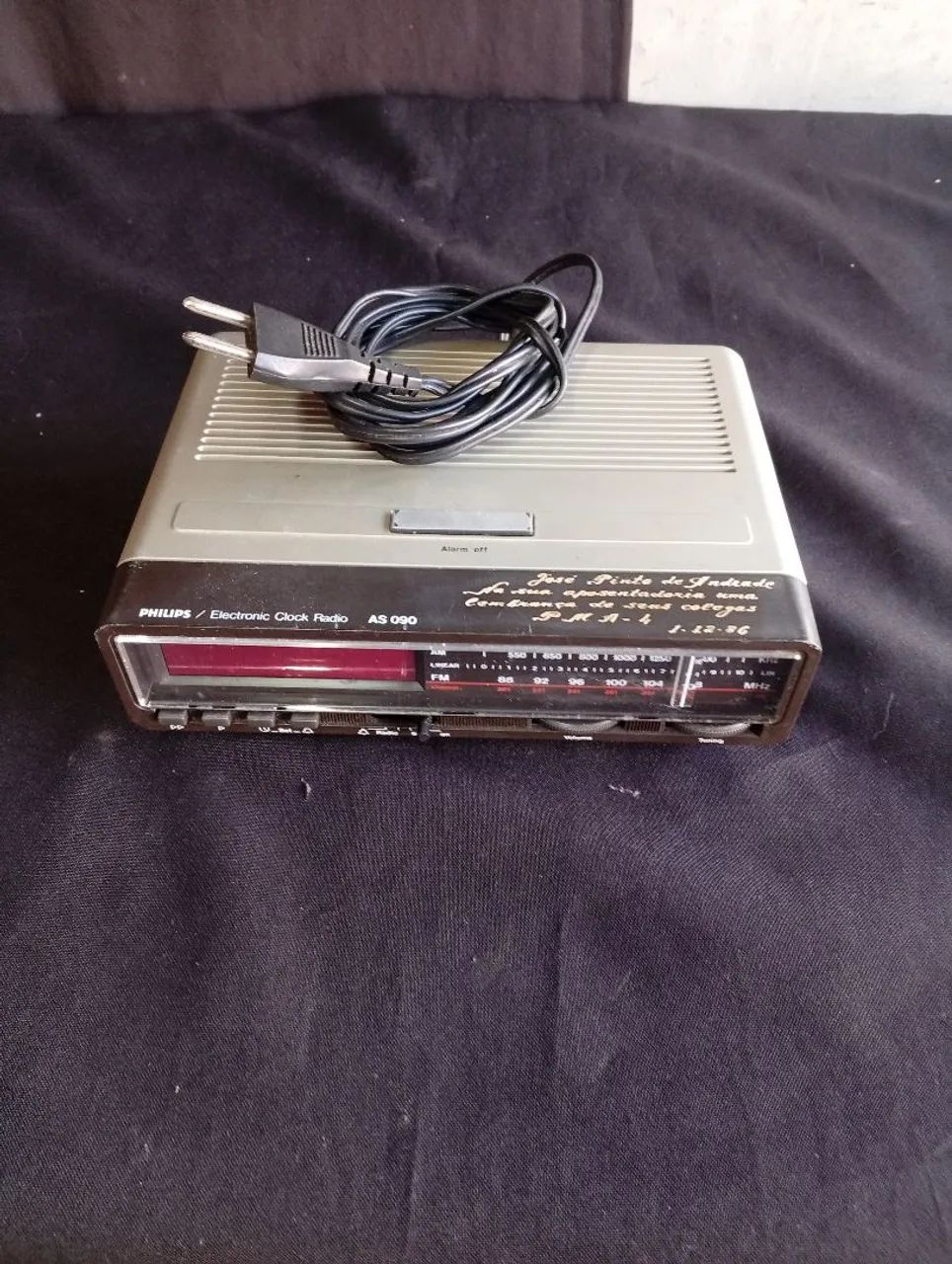 Rádio relógio funcionando Philips 